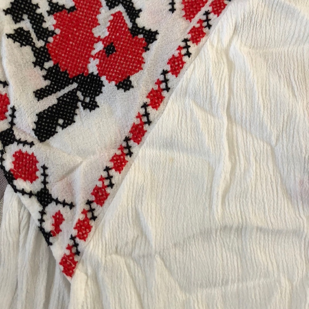 Embroidered top - Picture 2 of 2